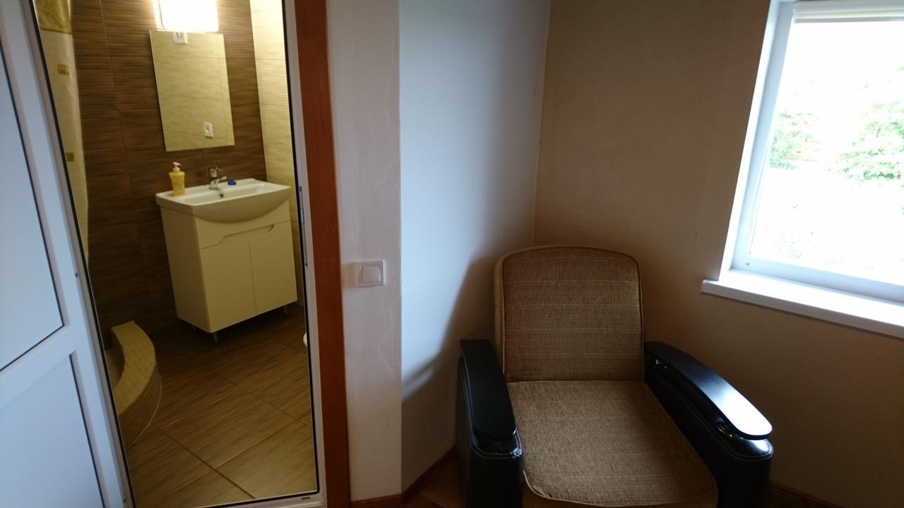 Guest House Dacha カロリノ・ブハス エクステリア 写真